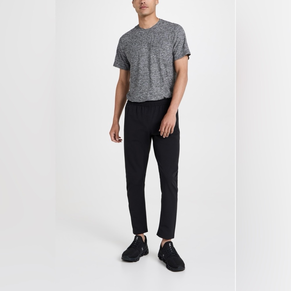 Outdoor Voices cloudknit short sleeve shirt.